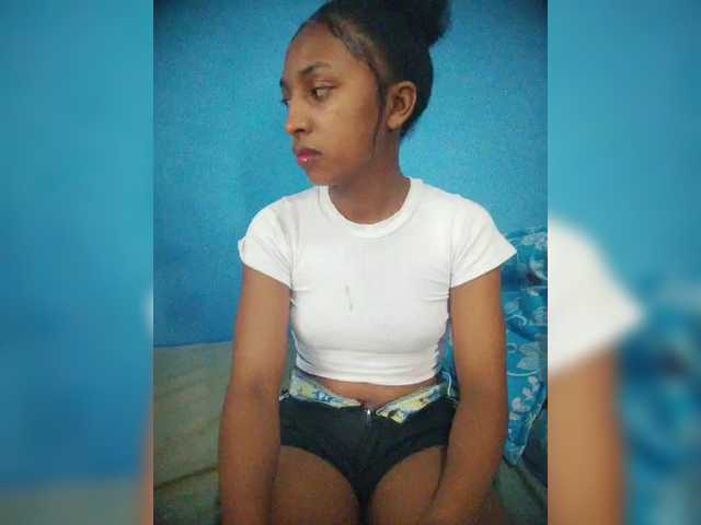 Annais19's BongaCams show and profile