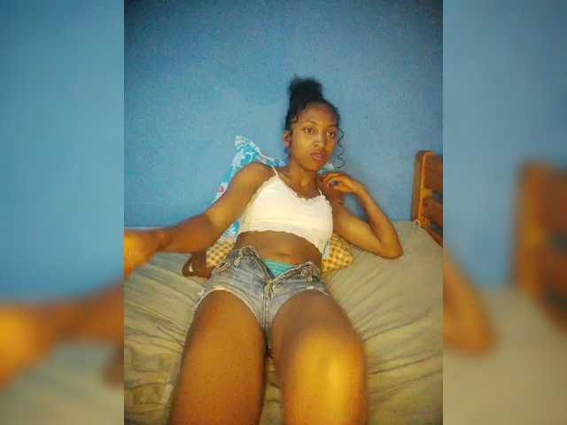 Annais19's BongaCams show and profile