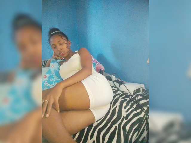 Annais19's BongaCams show and profile