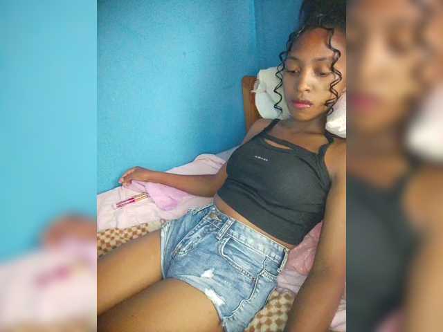 Annais19's BongaCams show and profile