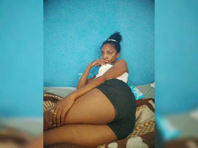 Annais19's BongaCams show and profile