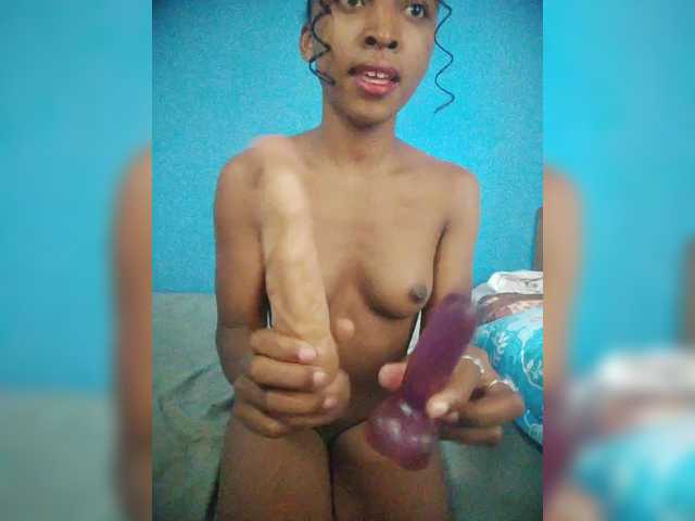 Annais19's BongaCams show and profile