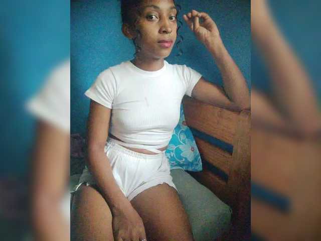 Annais19's BongaCams show and profile