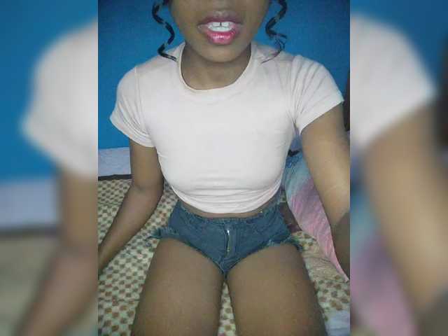 Annais19's BongaCams show and profile