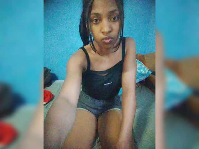 Annais19's BongaCams show and profile