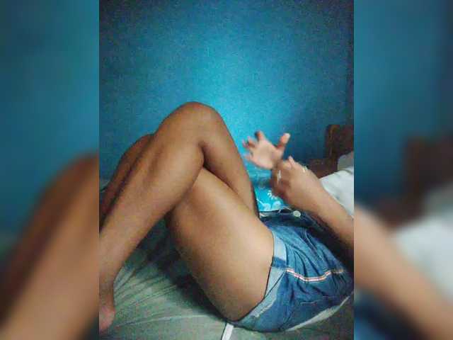 Annais19's BongaCams show and profile