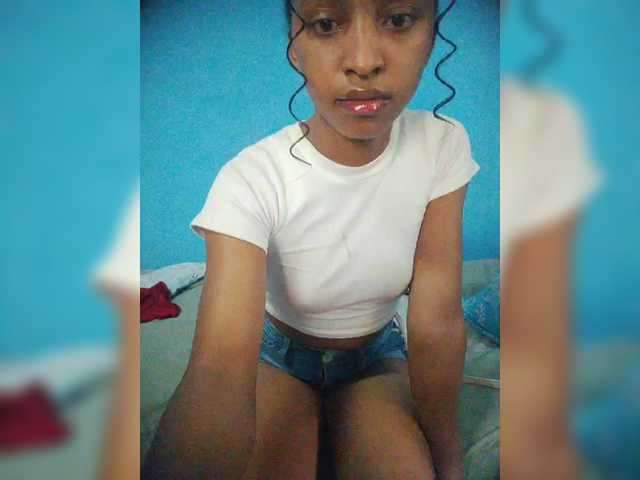 Annais19's BongaCams show and profile