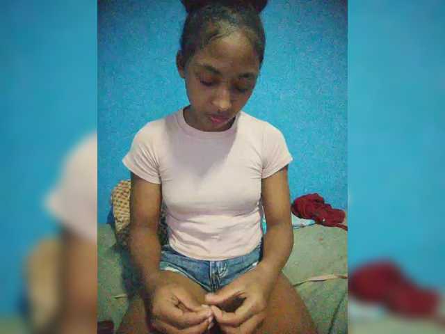 Annais19's BongaCams show and profile