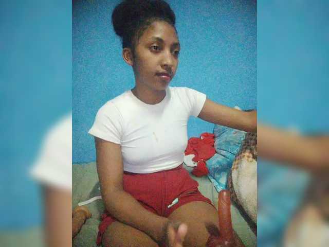 Annais19's BongaCams show and profile