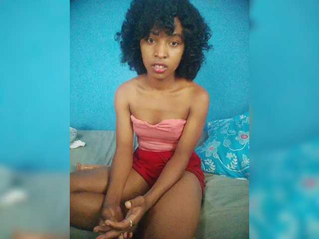 Annais19's BongaCams show and profile