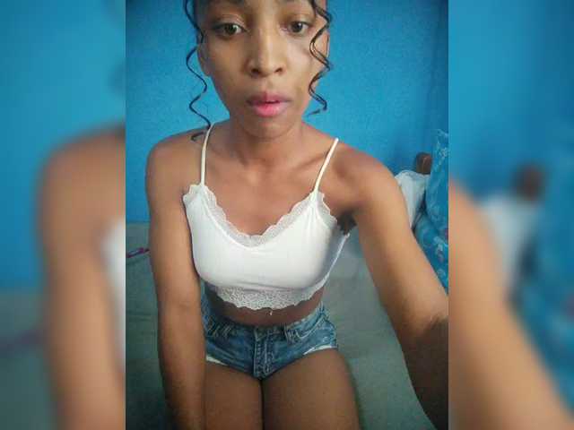 Annais19's BongaCams show and profile