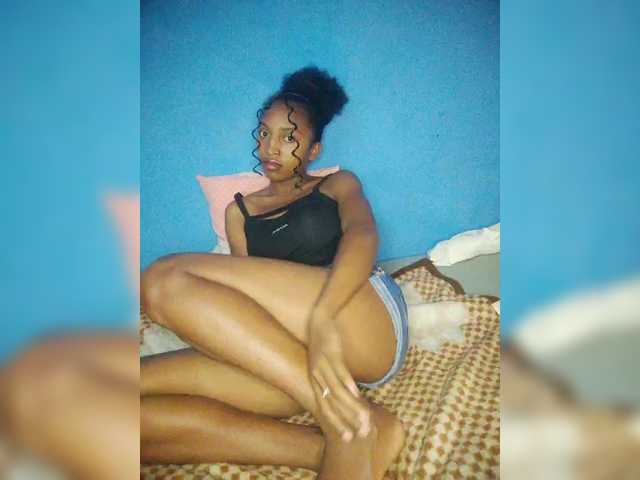 Annais19's BongaCams show and profile