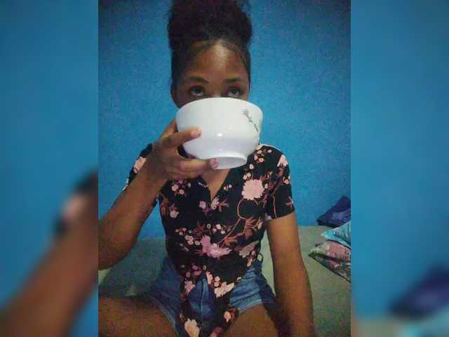 Annais19's BongaCams show and profile