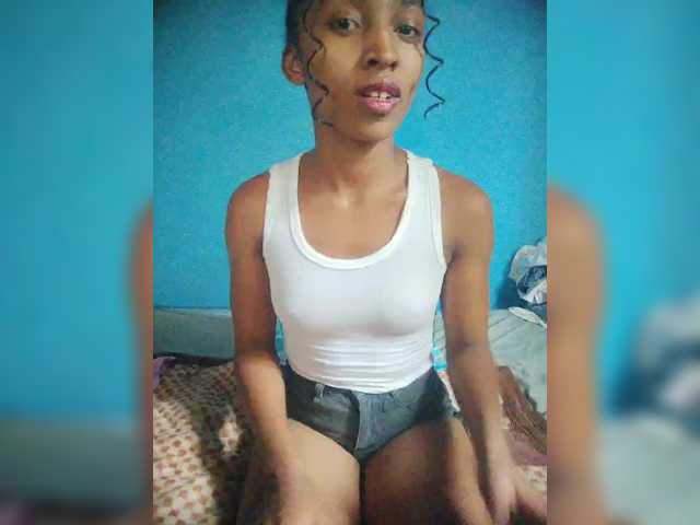 Annais19's BongaCams show and profile