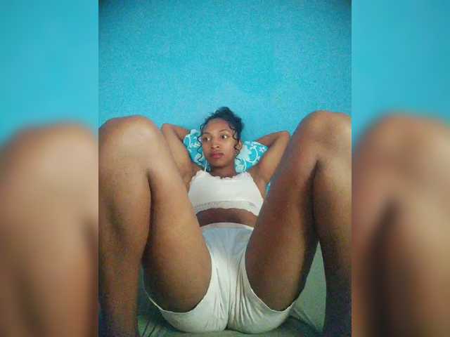 Annais19's BongaCams show and profile