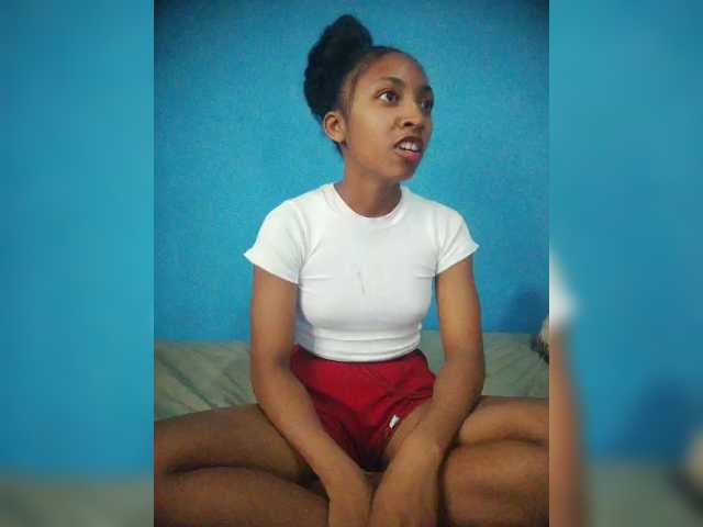 Annais19's BongaCams show and profile