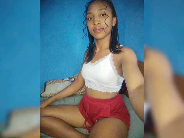 Annais19's BongaCams show and profile