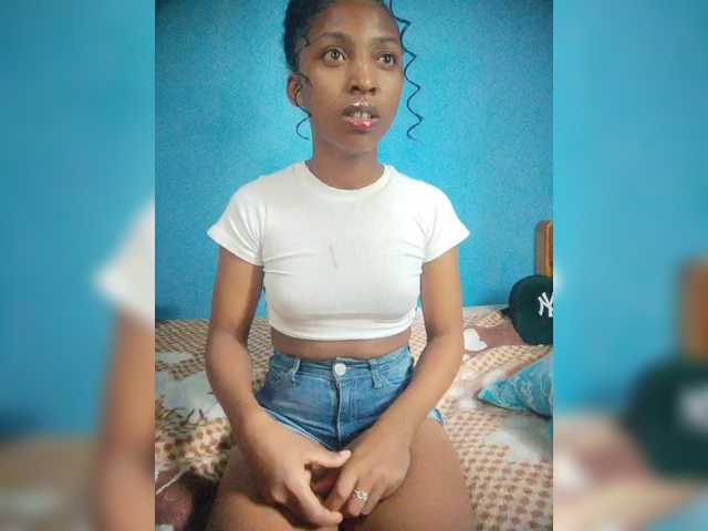 Annais19's BongaCams show and profile