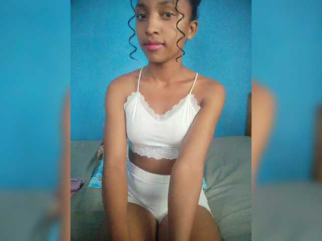 Annais19's BongaCams show and profile