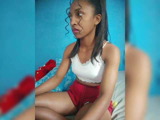 Annais19's BongaCams show and profile