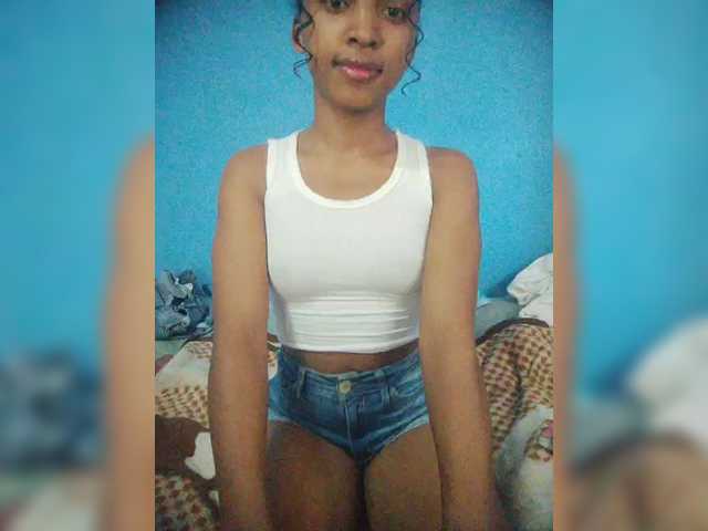 Annais19's BongaCams show and profile