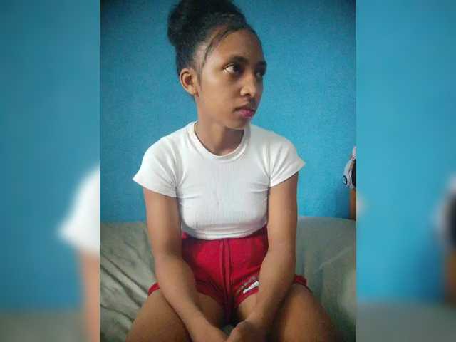 Annais19's BongaCams show and profile