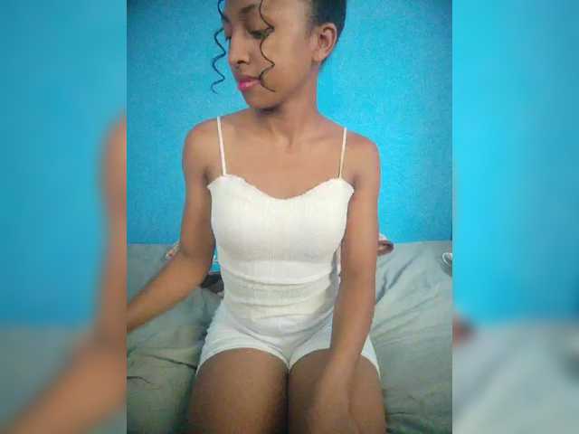 Annais19's BongaCams show and profile