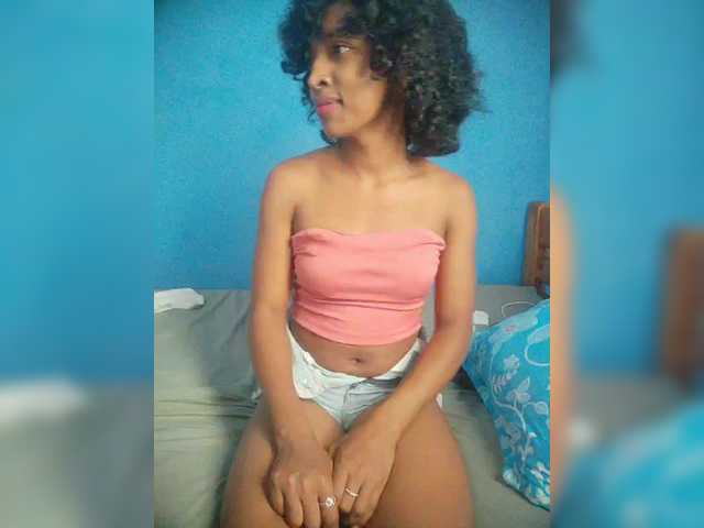 Annais19's BongaCams show and profile