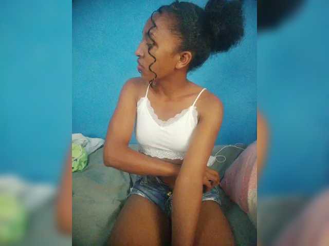 Annais19's BongaCams show and profile