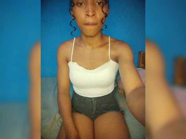 Annais19's BongaCams show and profile