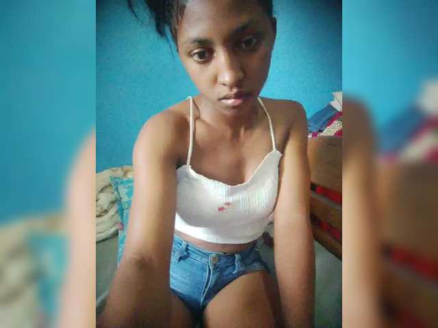 Annais19's BongaCams show and profile