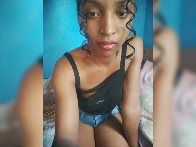 Annais19's BongaCams show and profile