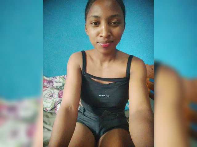 Annais19's BongaCams show and profile