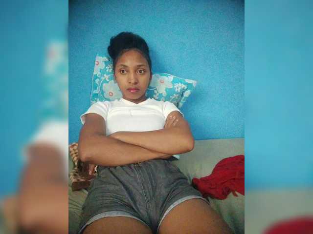 Annais19's BongaCams show and profile