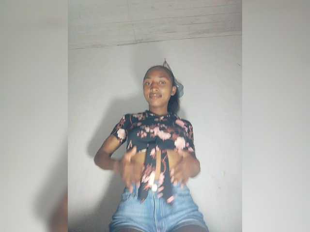 Explore sexy camslut Annais19 Annais19 from BongaCams