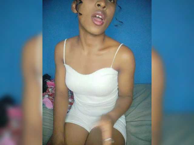 Annais19's BongaCams show and profile