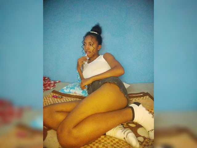 Annais19's BongaCams show and profile