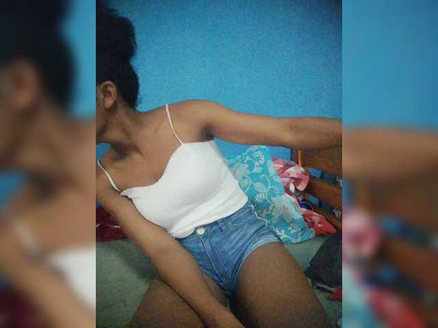 Annais19's BongaCams show and profile