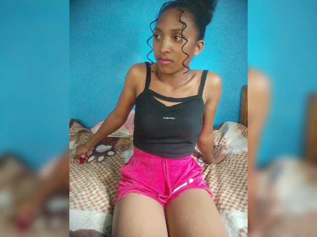 Annais19's BongaCams show and profile