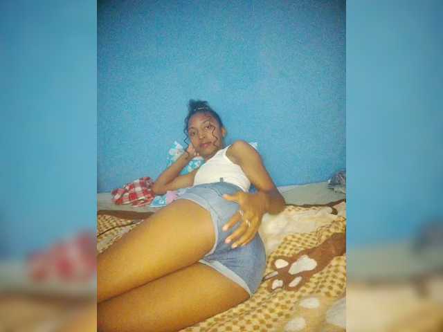 Annais19's BongaCams show and profile