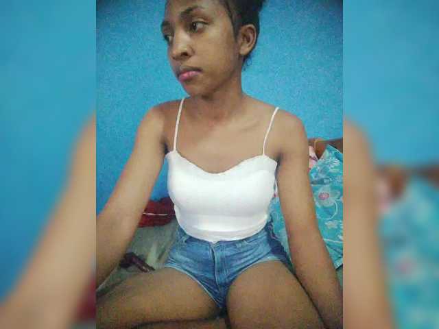 Annais19's BongaCams show and profile