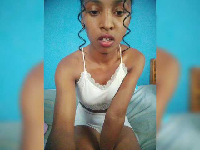 Annais19's BongaCams show and profile