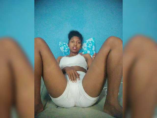 Annais19's BongaCams show and profile