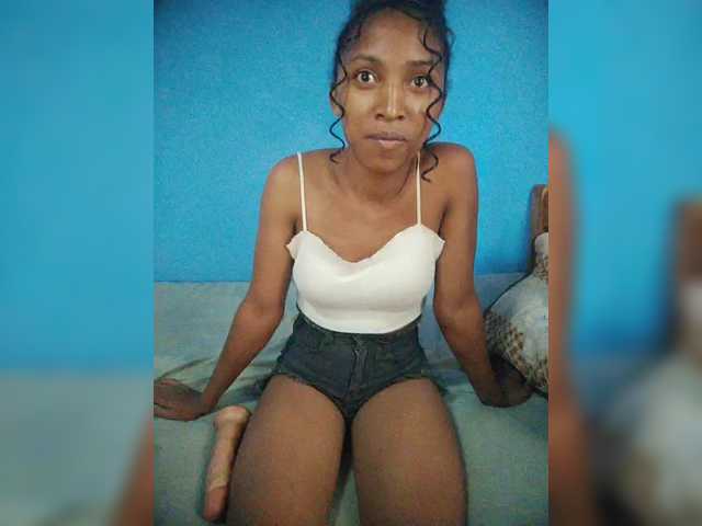 Annais19's BongaCams show and profile