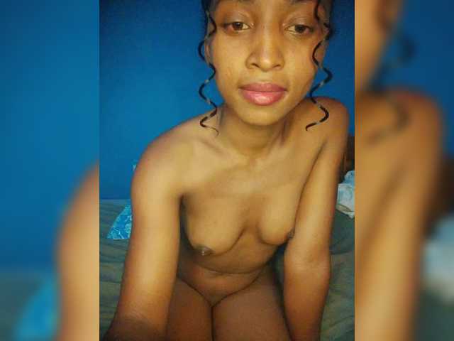 Annais19's BongaCams show and profile