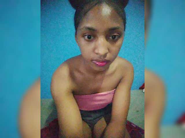 Annais19's BongaCams show and profile