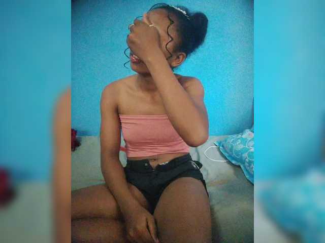 Annais19's BongaCams show and profile