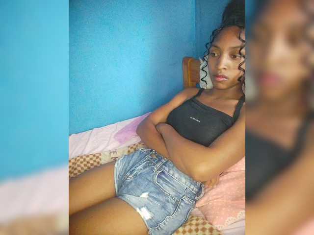 Annais19's BongaCams show and profile