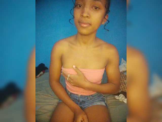 Annais19's BongaCams show and profile