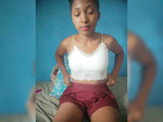 Annais19's BongaCams show and profile